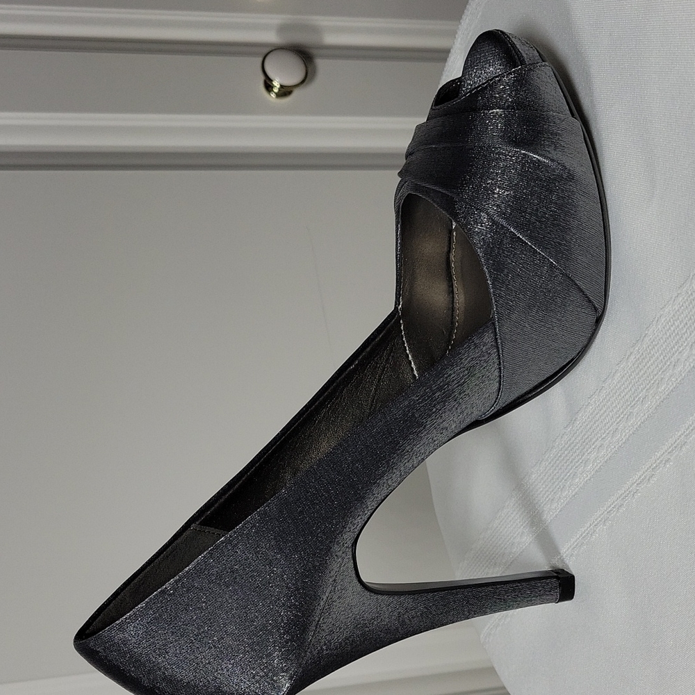 Lulu Townsend Open Toe Shimmering Gray Heels, 8.5